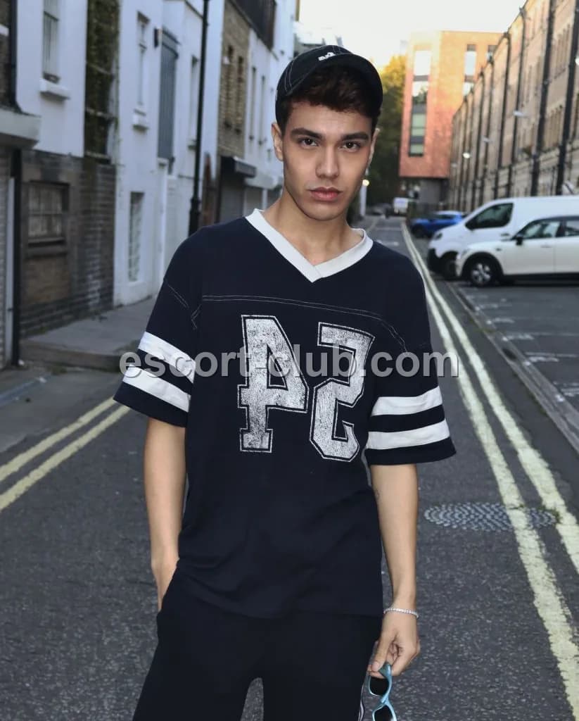 Cedric — Leeds escort photo 2