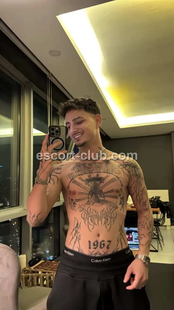 Cem — escort in Leeds