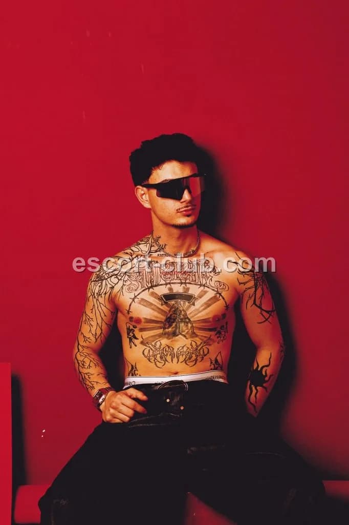 Cem — Leeds escort photo 2