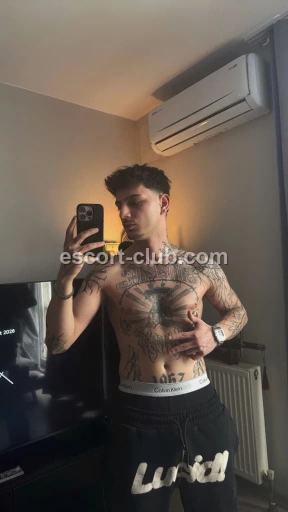 Cem — Leeds escort photo 3