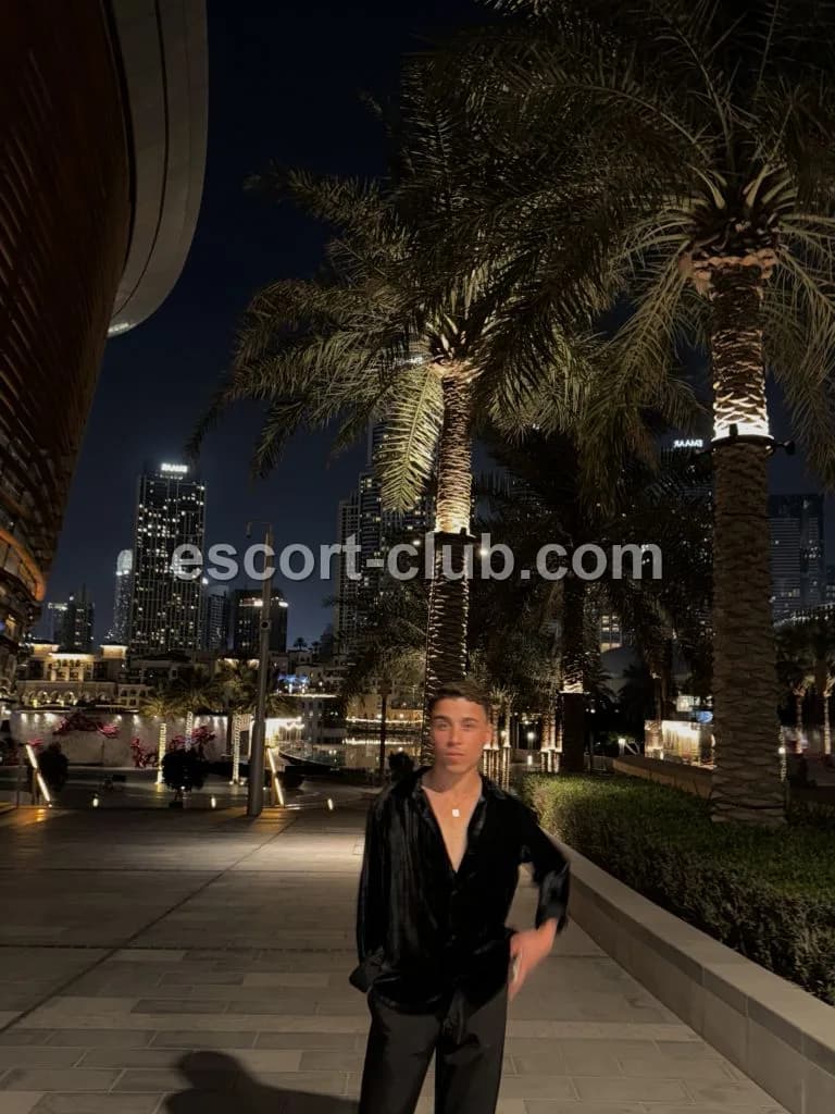 Cemal — Leeds escort photo 1