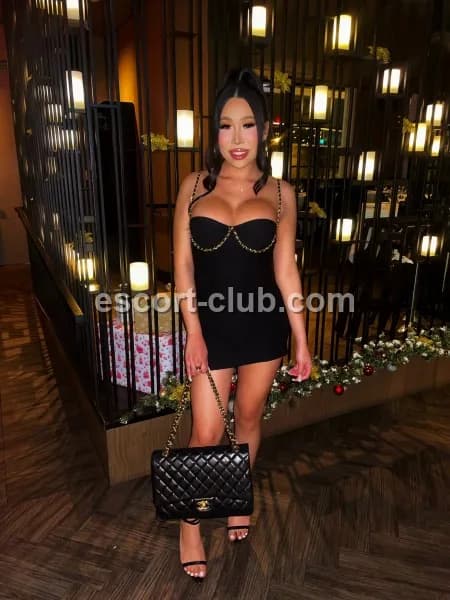 Chrissy — Hong Kong escort photo 6