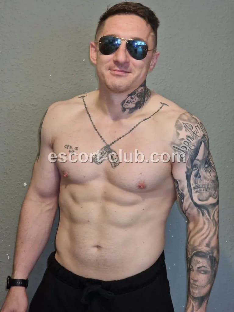 Connor — Leeds escort photo 3