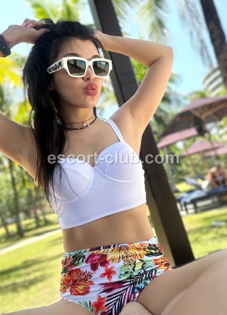 Dariya — London escort photo 2