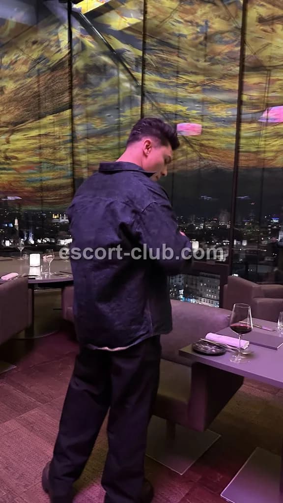 Darren — Leeds escort photo 3