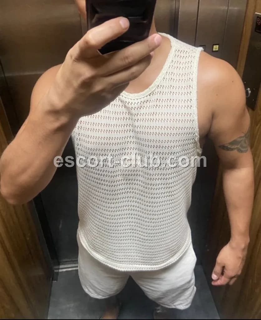 Darren — Leeds escort photo 4