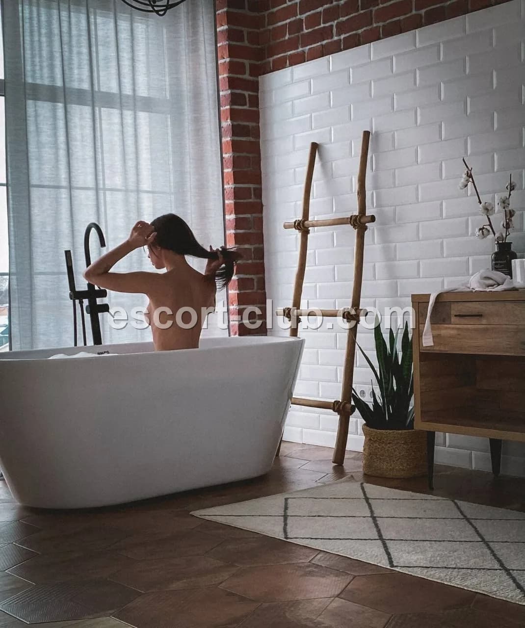 Darya — Belfast escort photo 4