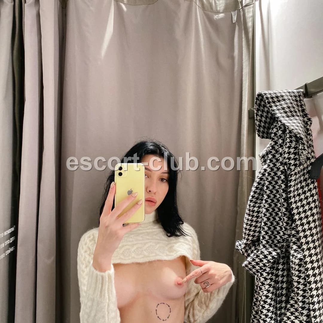 Daryana — Bristol escort photo 5