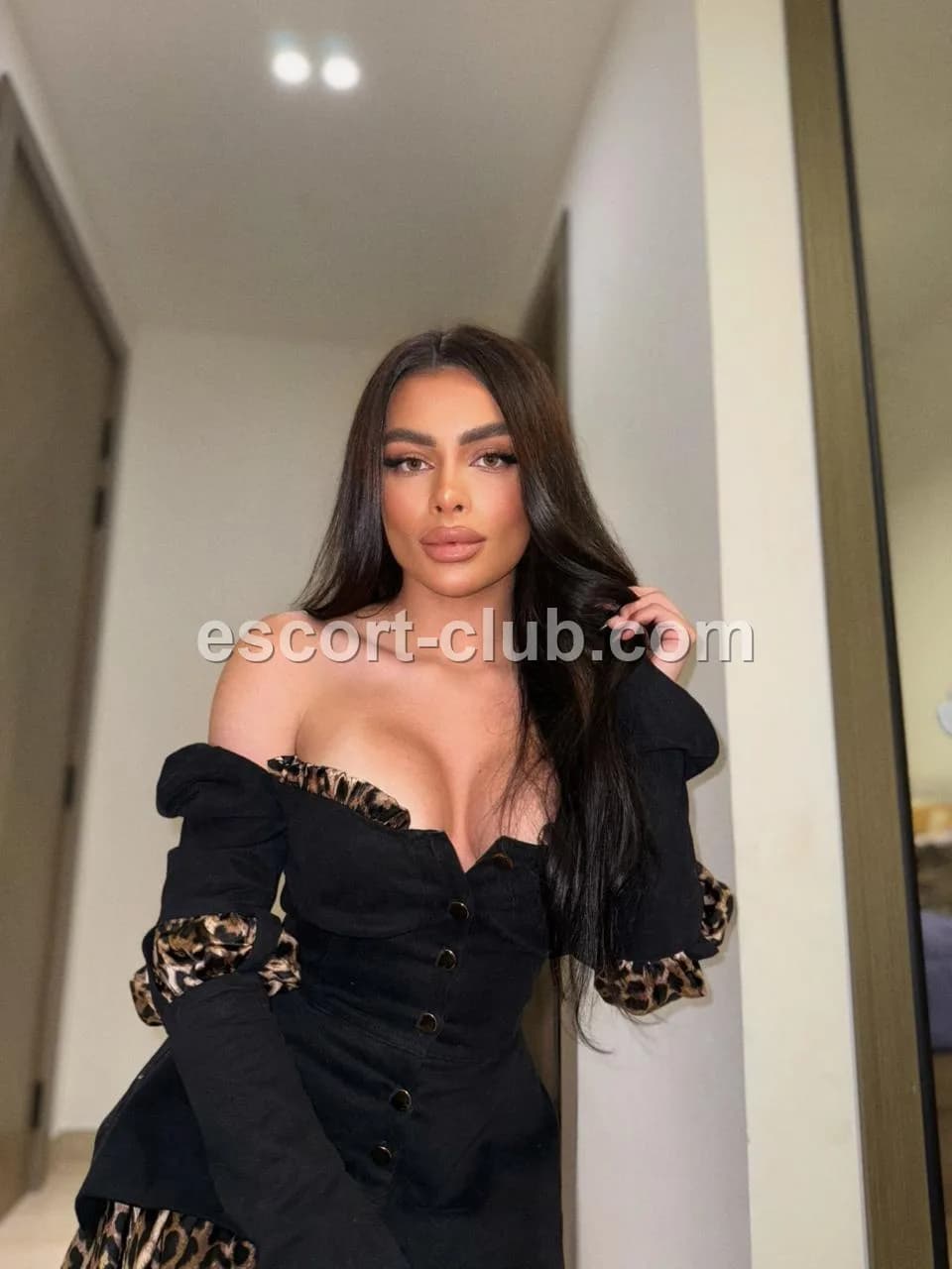 Dayana — Edinburgh escort photo 4