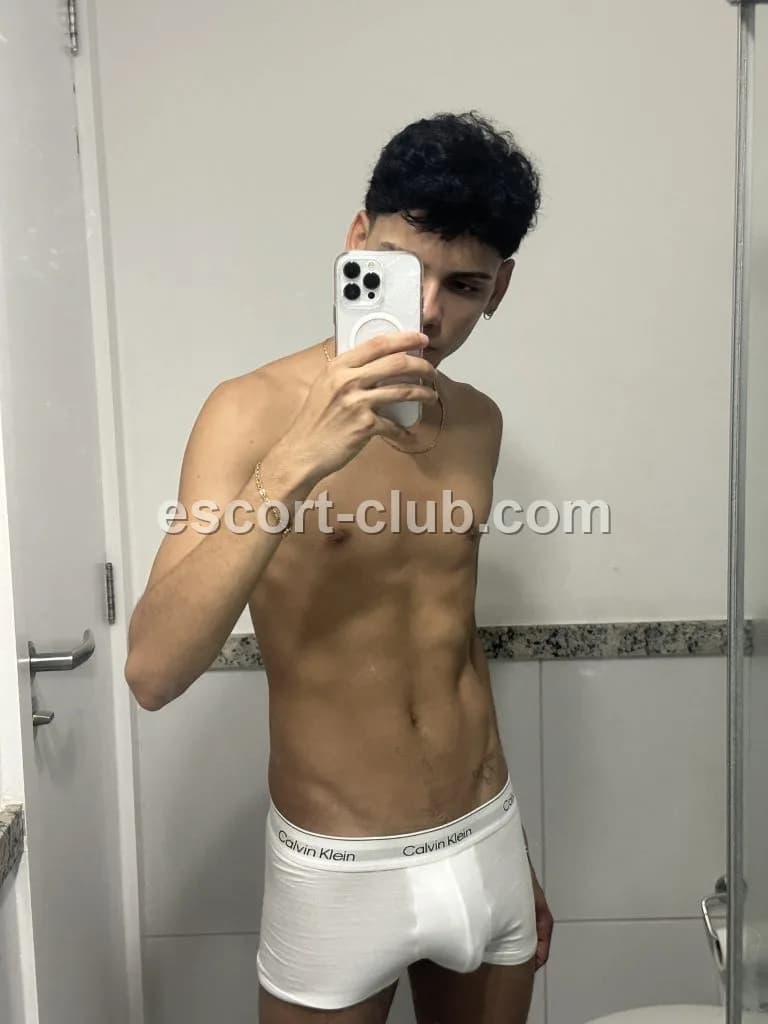 Dotson — escort in Sheffield