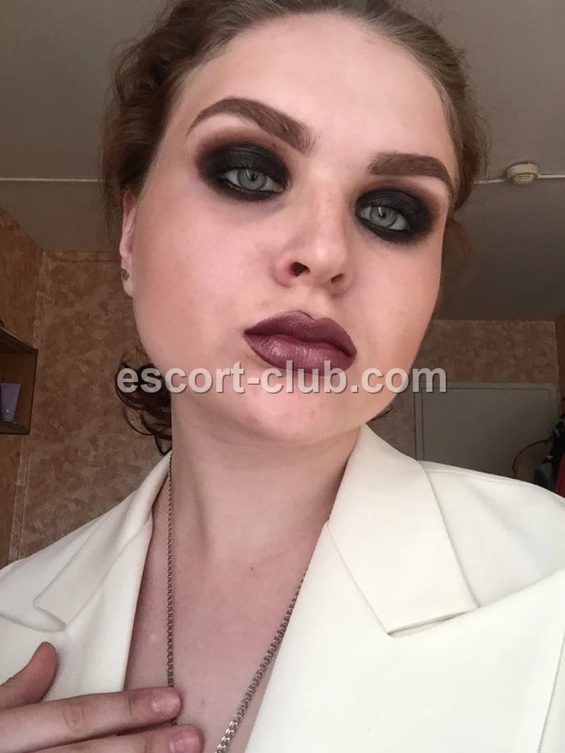 Elena — Birmingham escort photo 4