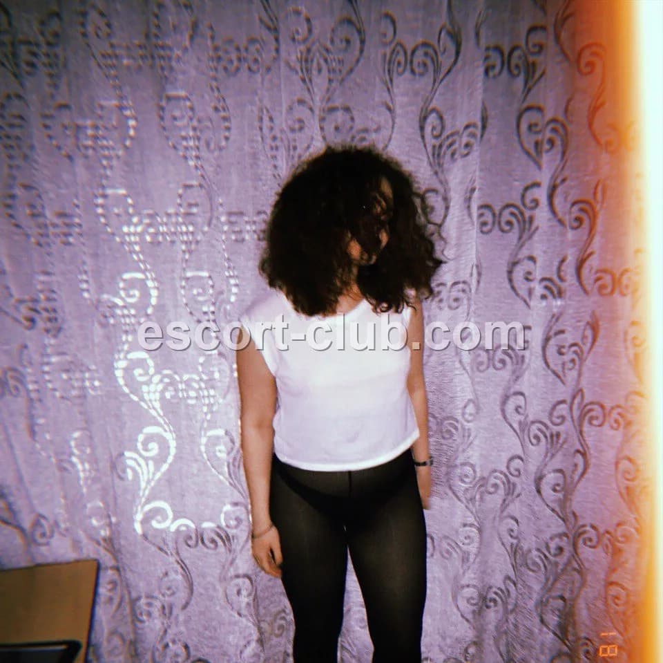 Elena — Birmingham escort photo 5