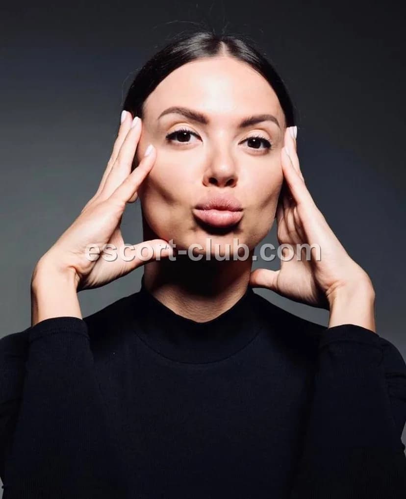 Eleonora — escort in Dubai