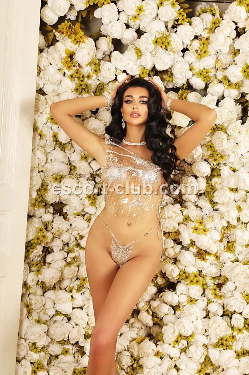 Elima — Hong Kong escort photo 3