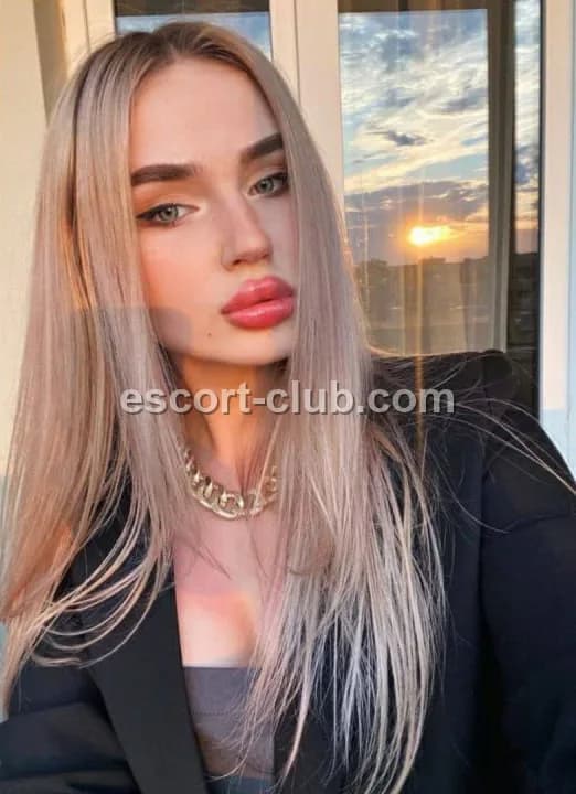 Emiliya — escort in Edinburgh