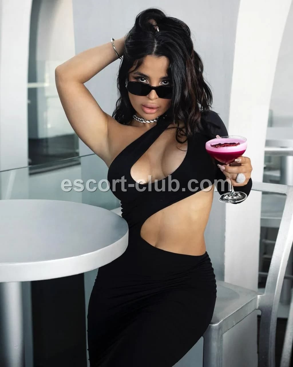 Emmy — Edinburgh escort photo 3