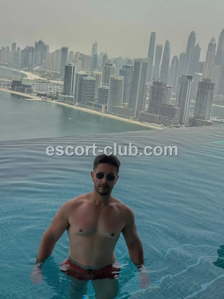 Emre — Sheffield escort photo 6