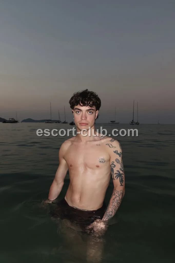 Evgen — Aberdeen escort photo 3
