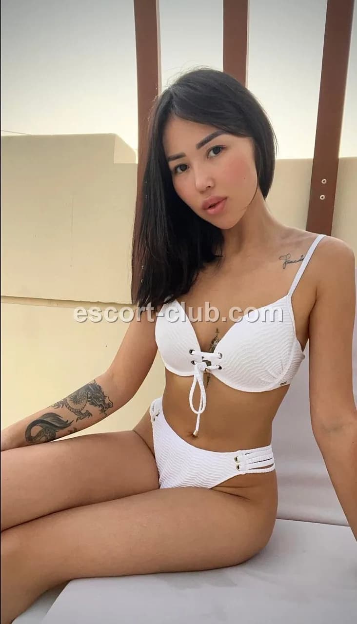 Faina — Glasgow escort photo 3