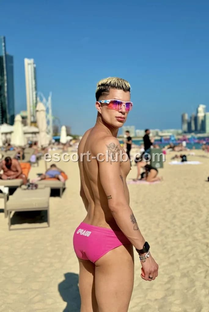 Felipe — Aberdeen escort photo 5