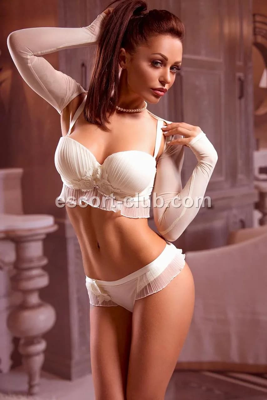 Freya — Aberdeen escort photo 3