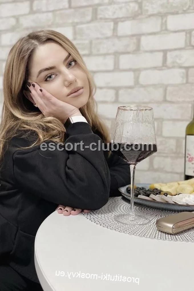 Galina — London escort photo 4