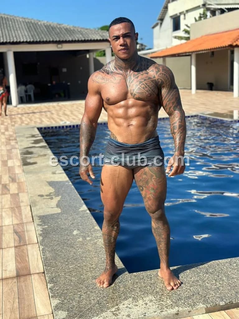 Galvao — Aberdeen escort photo 4