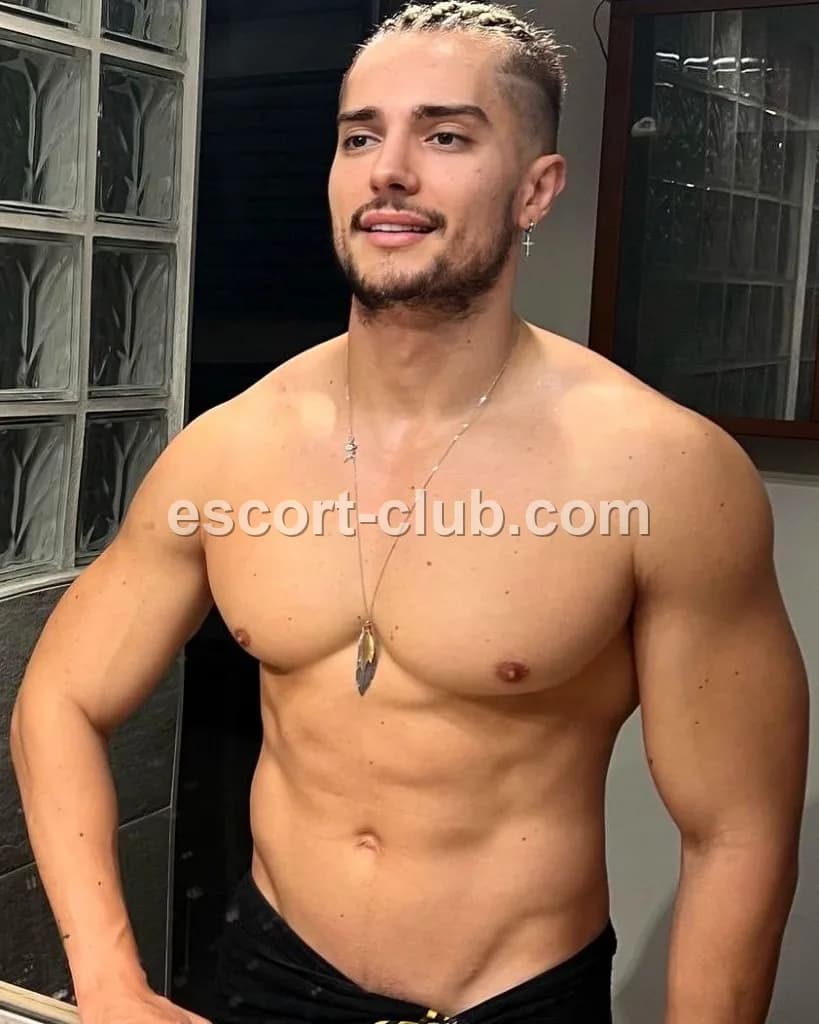 Gustavo — escort in Aberdeen