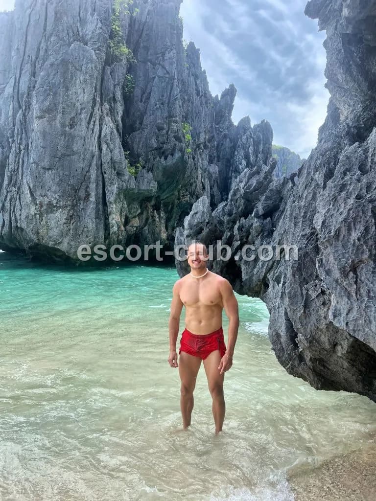 Gustavo — Aberdeen escort photo 2