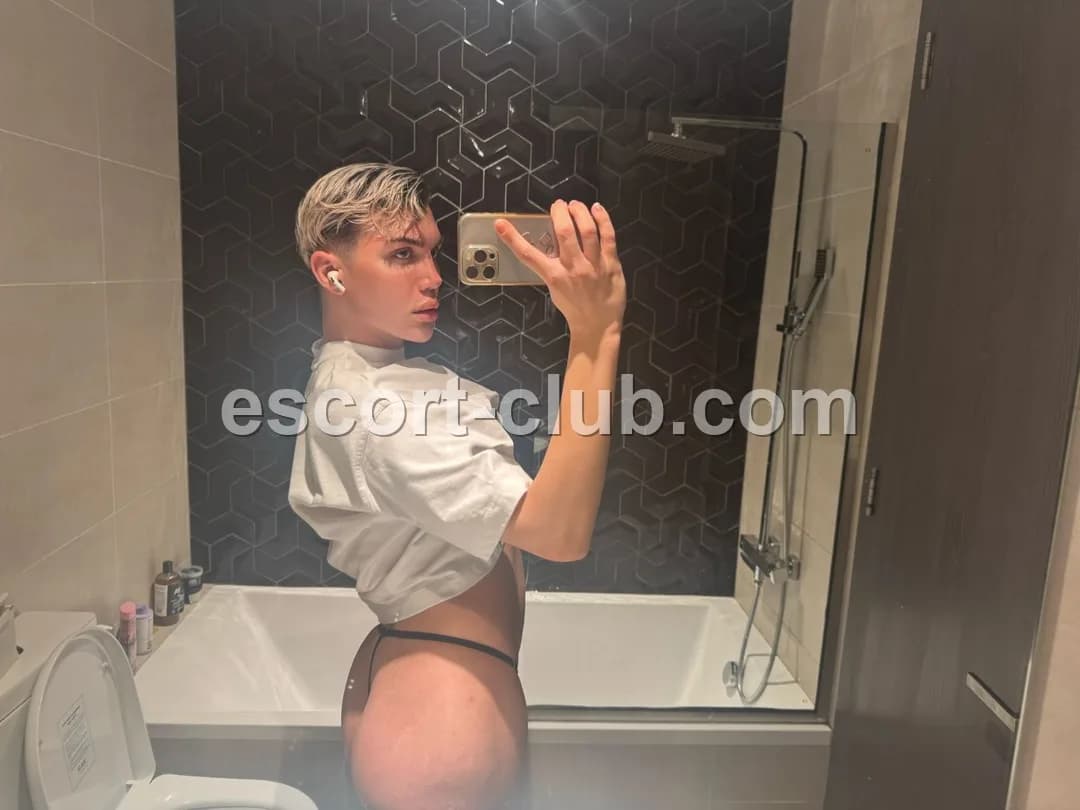 Hadley — Bristol escort photo 5