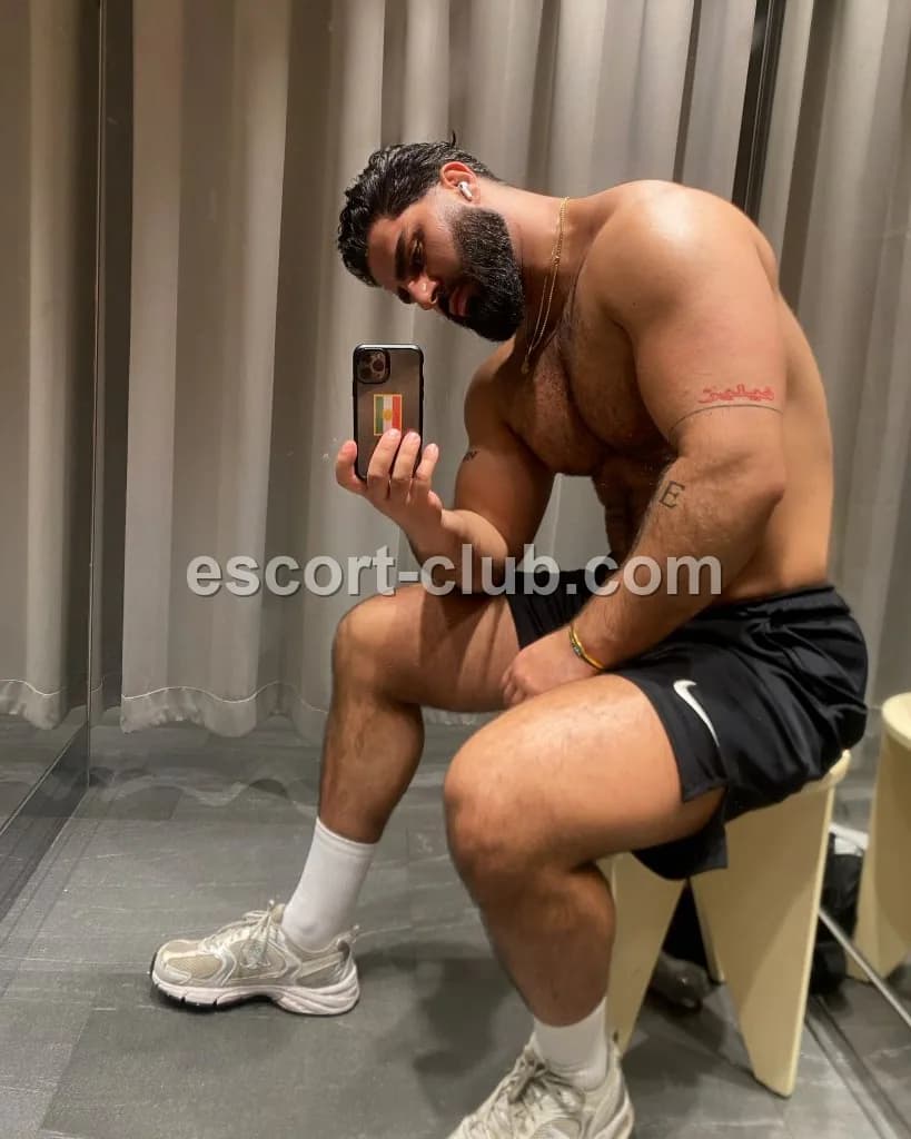 Hakan — Bristol escort photo 4