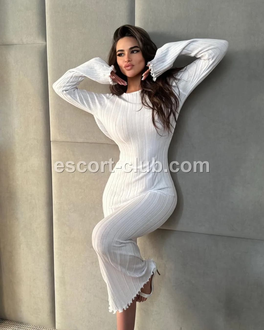Helena — Leeds escort photo 2