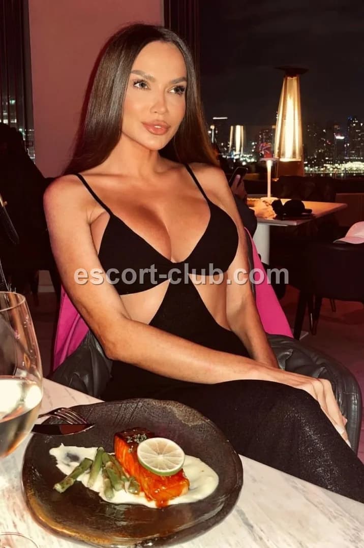 Jeny — Aberdeen escort photo 6