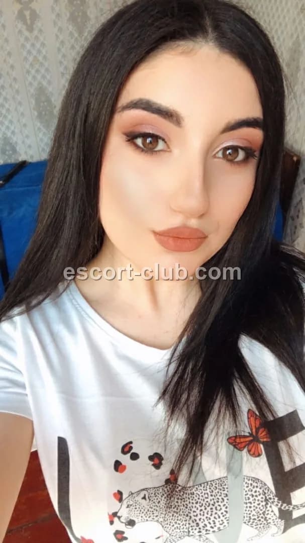 Karolina — escort in London