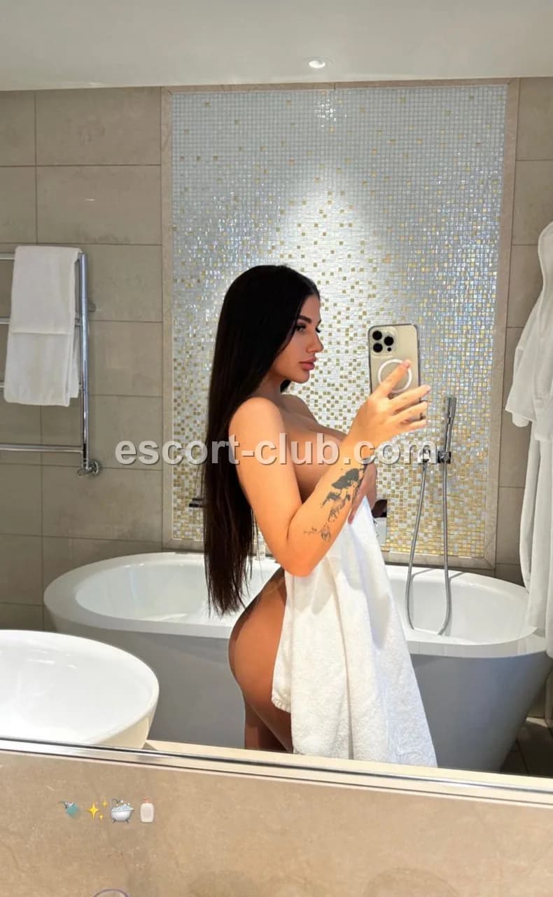 Kassandra — Ajman escort photo 1