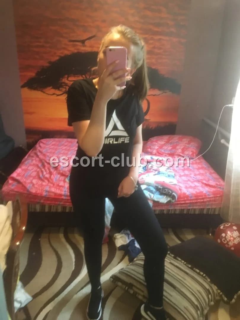 Katerinaax — escort in Manchester