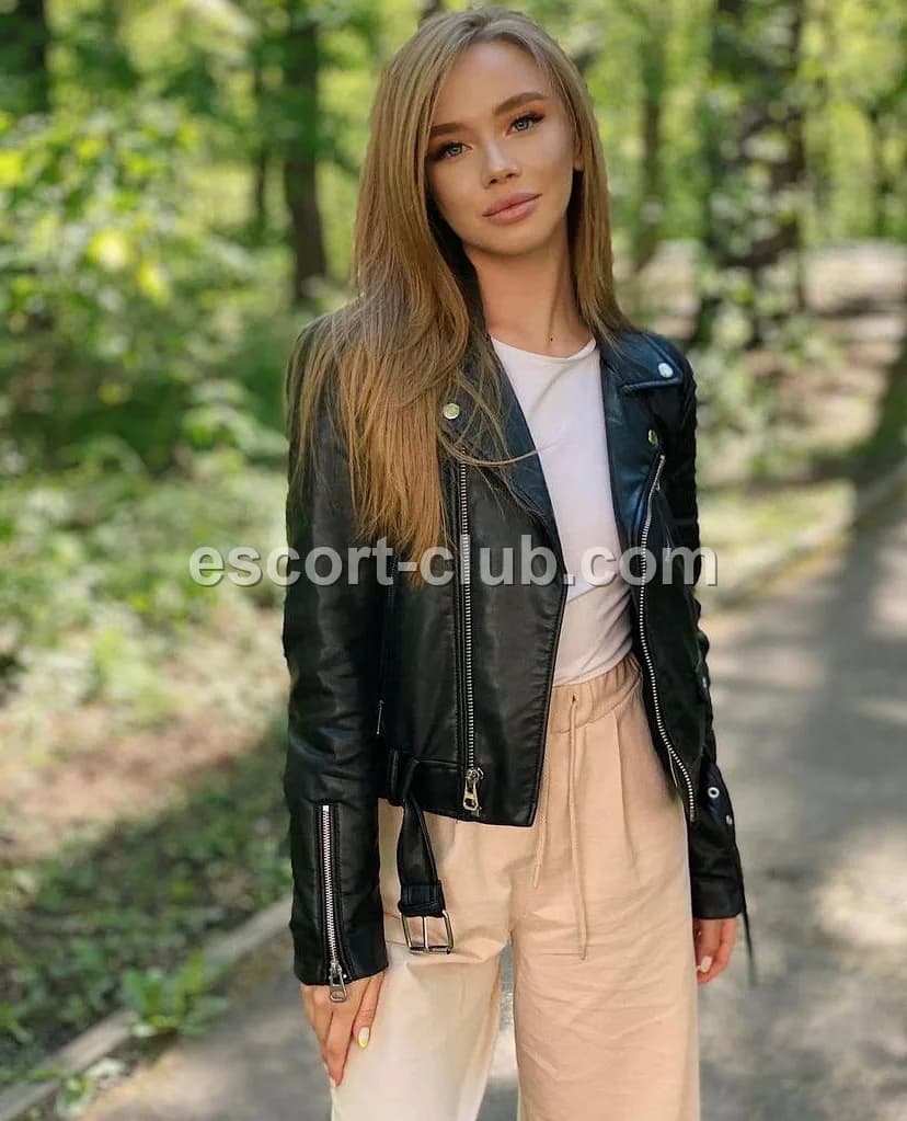 Klavdiya — Dubai escort photo 4