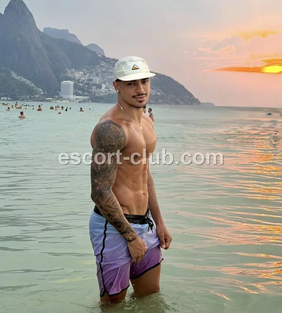 Liam — Bristol escort photo 6