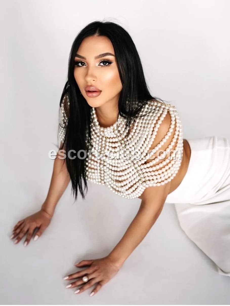 Lila — Nottingham escort photo 4