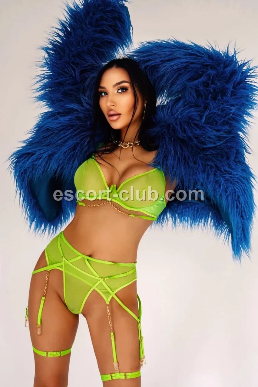 Lila — Nottingham escort photo 5