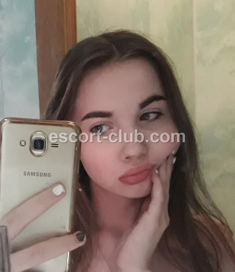 Lizana — Bristol escort photo 4