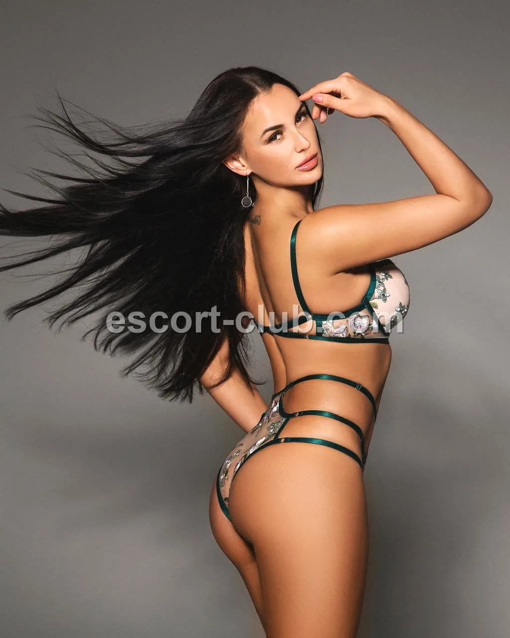 Lola — Abu Dhabi escort photo 3
