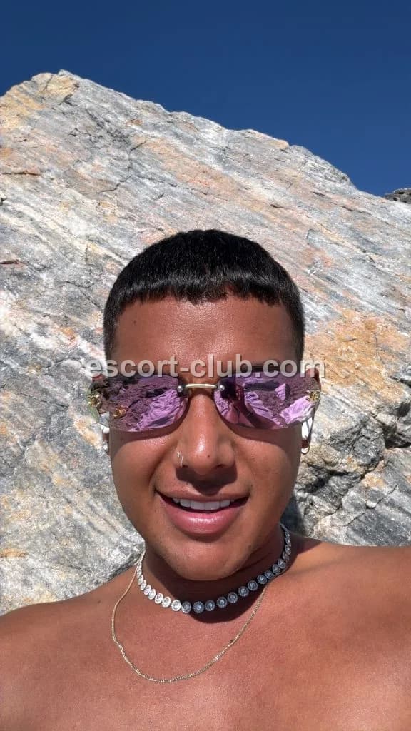 Lorenzo — Edinburgh escort photo 2