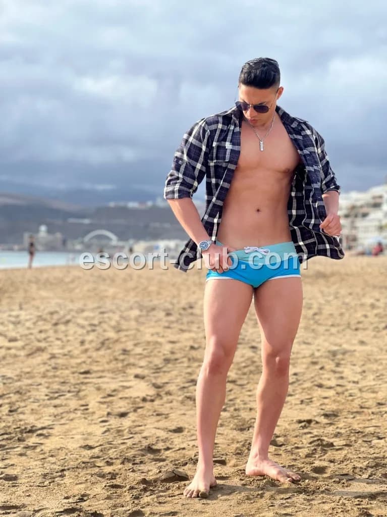 Luciano — Edinburgh escort photo 5