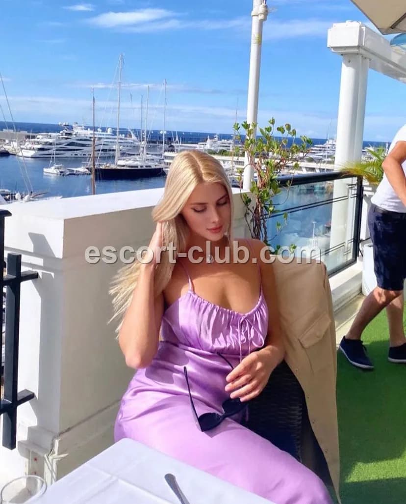 Lyudmila — Dubai escort photo 2