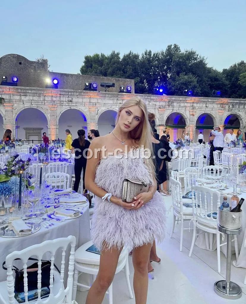 Lyudmila — Dubai escort photo 4