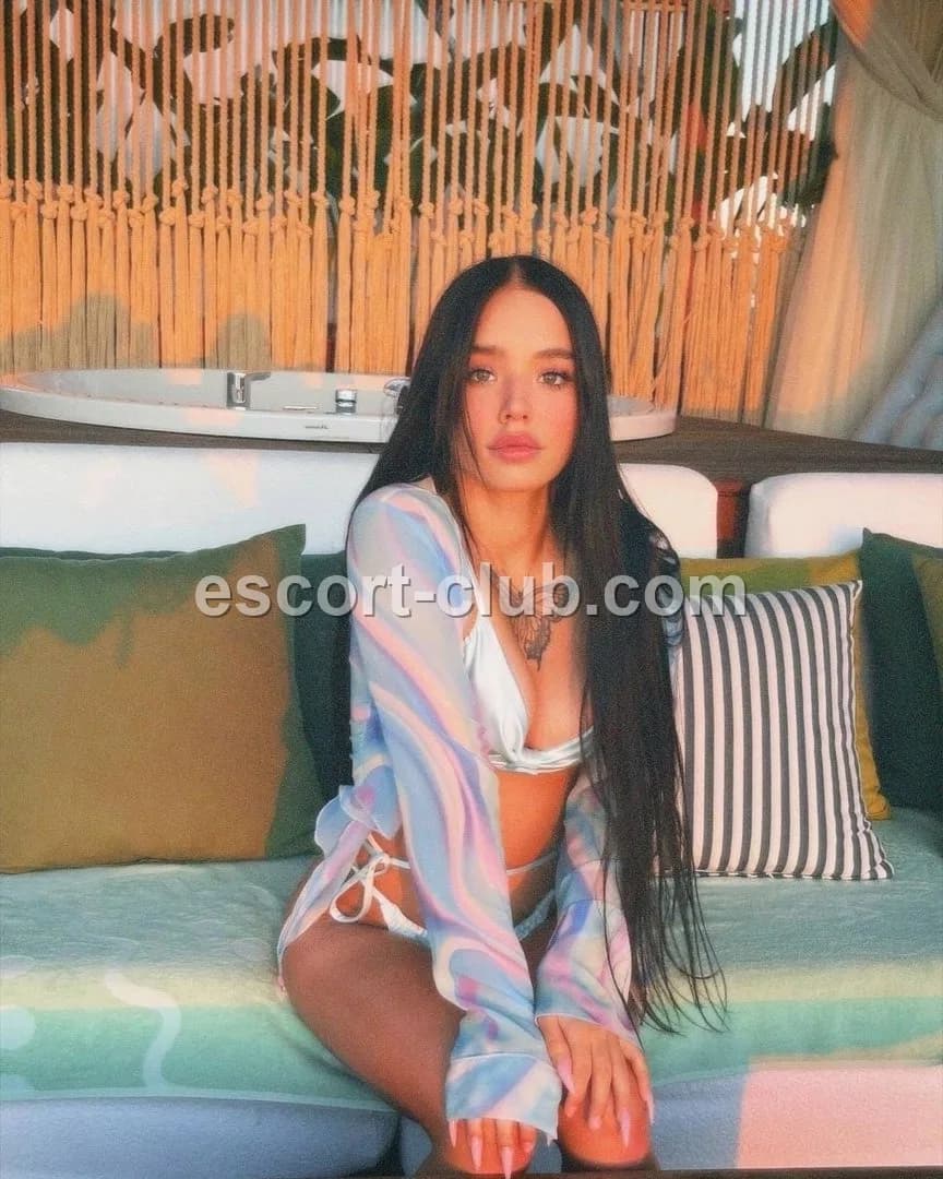 Mara — escort in Nottingham