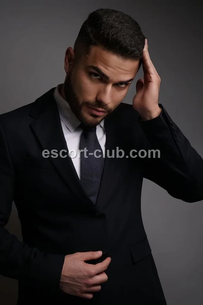 Matteo — escort in Edinburgh