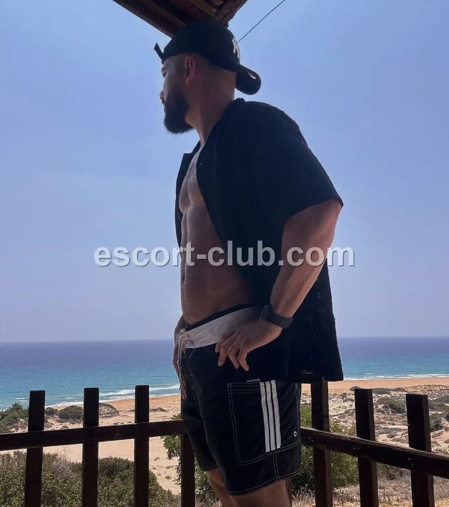 Matteo — Edinburgh escort photo 2
