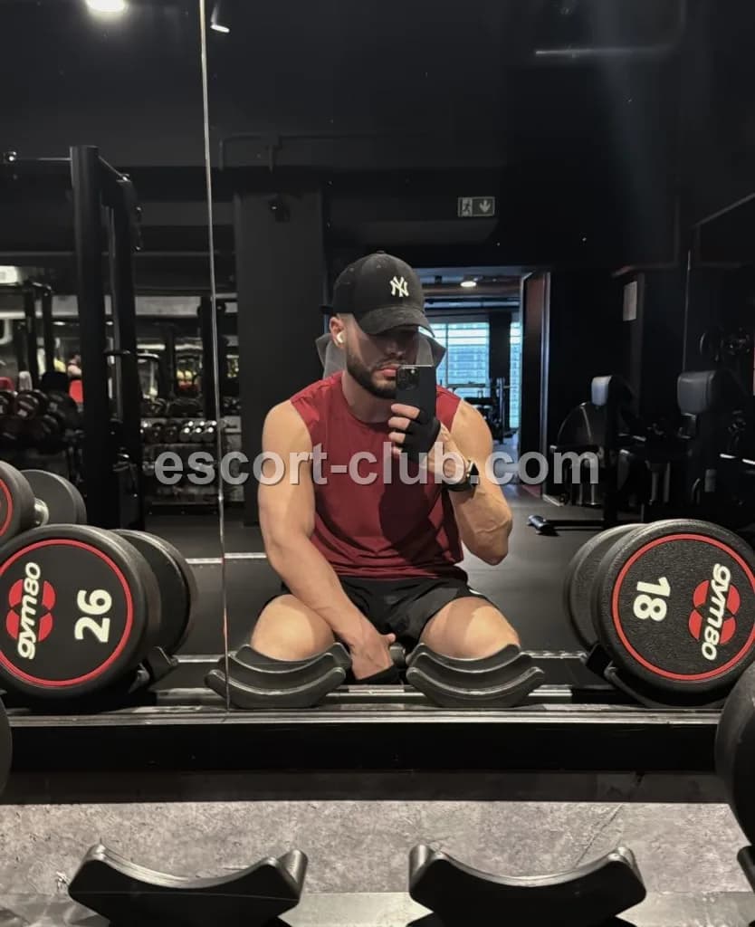 Matteo — Edinburgh escort photo 5